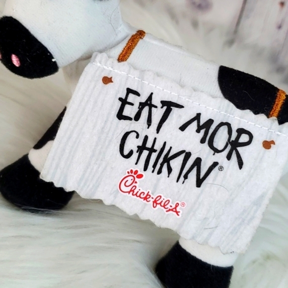 Chick-fil-A Mini Plush Cow Heifer Stuffed Animal Eat Mor Chikin Sign Toy 4.5" - Picture 4 of 14